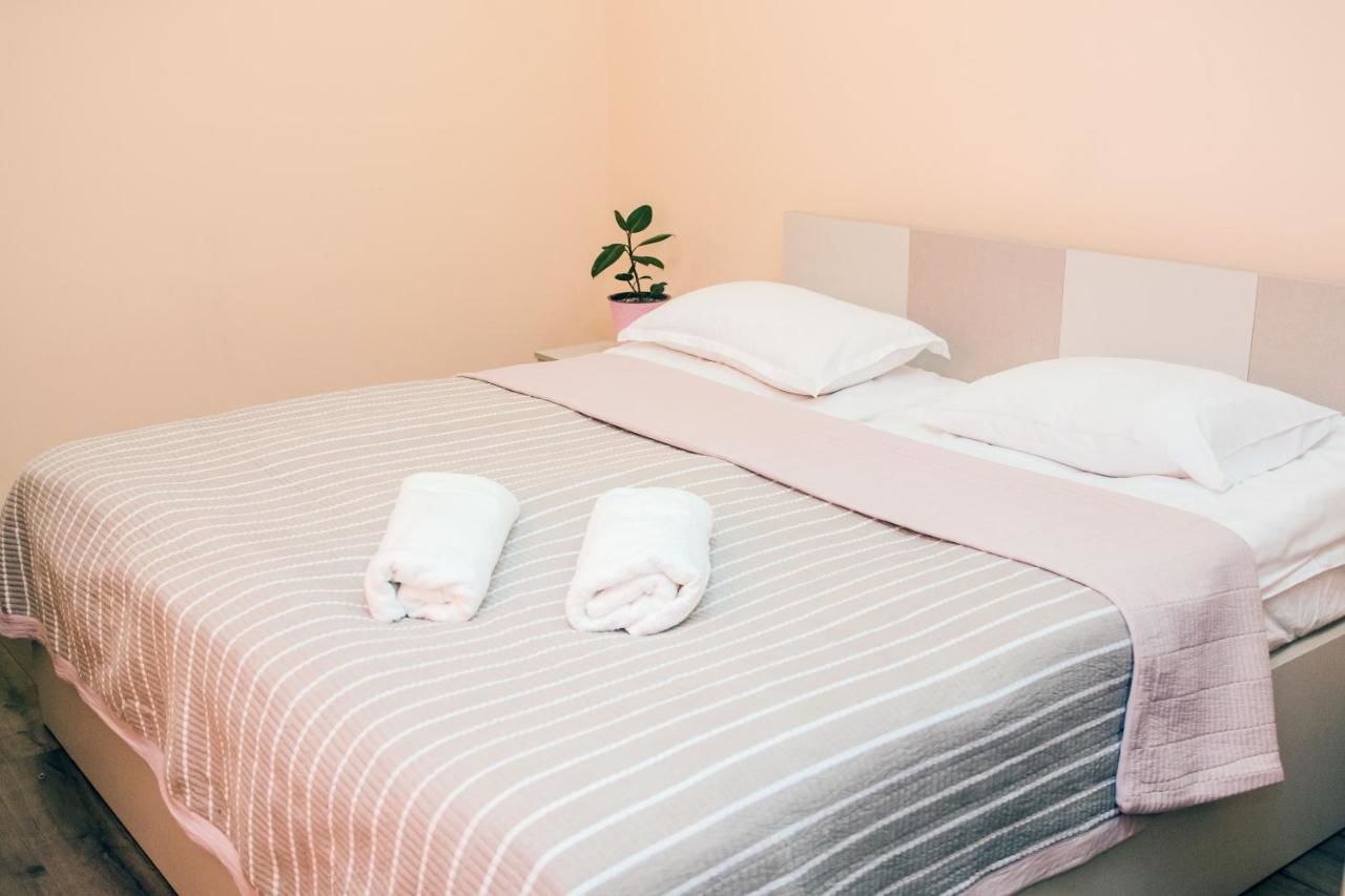 Отели типа «постель и завтрак» Red Hotel Тбилиси-21