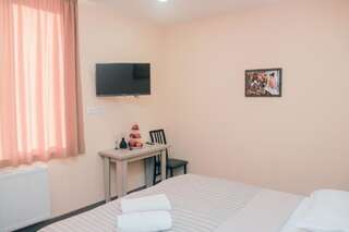 Отели типа «постель и завтрак» Red Hotel Тбилиси Двухместный номер с 1 кроватью-4