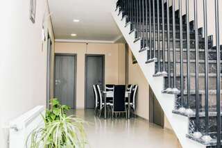 Отели типа «постель и завтрак» Red Hotel Тбилиси-4