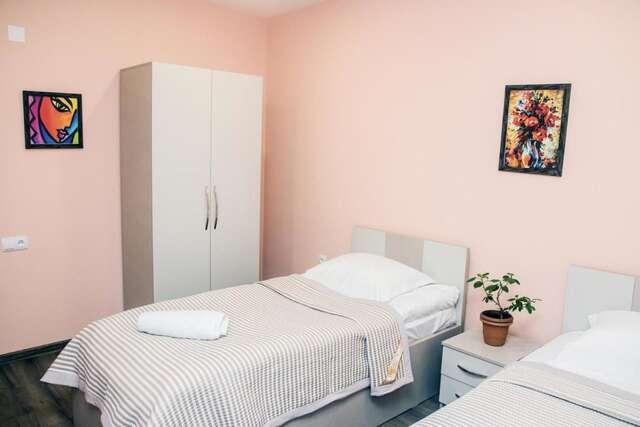 Отели типа «постель и завтрак» Red Hotel Тбилиси-14