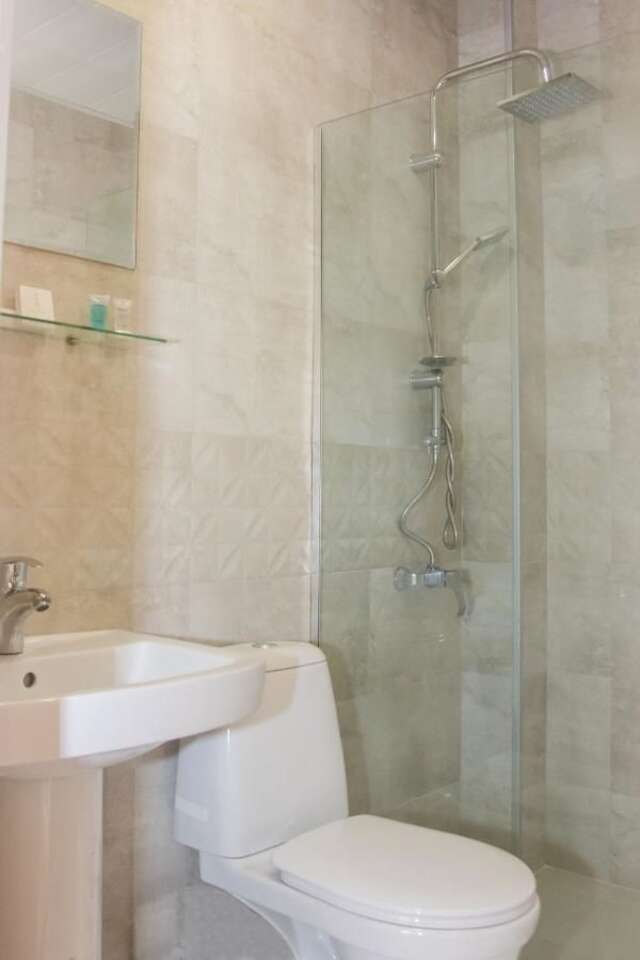 Отели типа «постель и завтрак» Red Hotel Тбилиси-17