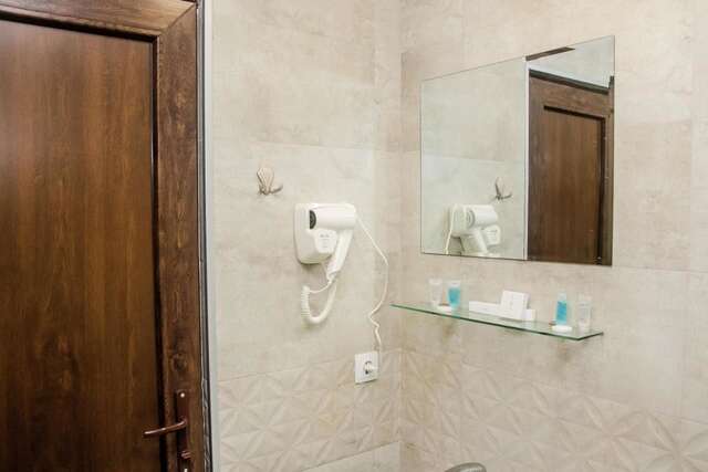 Отели типа «постель и завтрак» Red Hotel Тбилиси-18