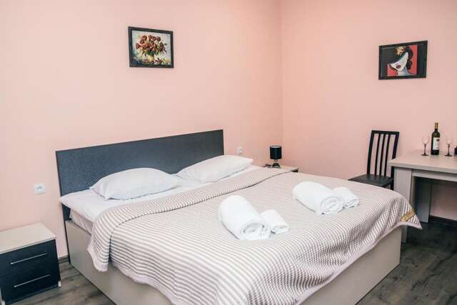 Отели типа «постель и завтрак» Red Hotel Тбилиси-27