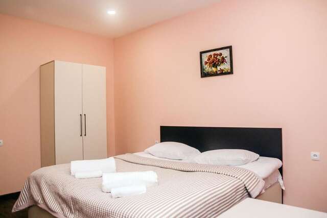 Отели типа «постель и завтрак» Red Hotel Тбилиси-29