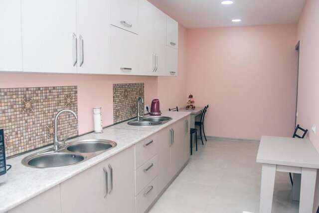 Отели типа «постель и завтрак» Red Hotel Тбилиси-32