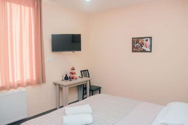 Отели типа «постель и завтрак» Red Hotel Тбилиси-40